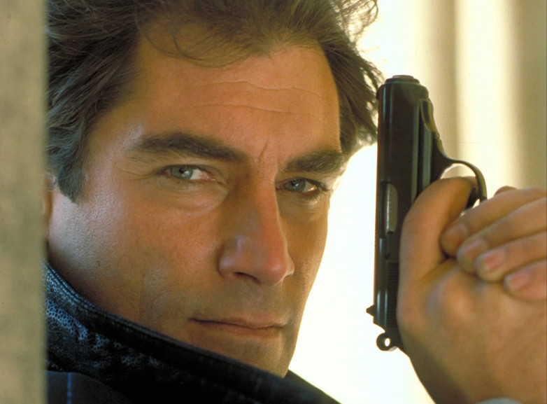 Timothy Dalton como James Bond