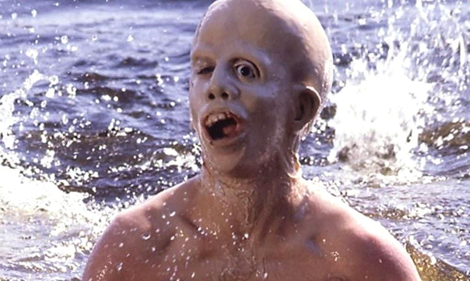 Jason Voorhees con su característica máscara de hockey en la saga Viernes 13.