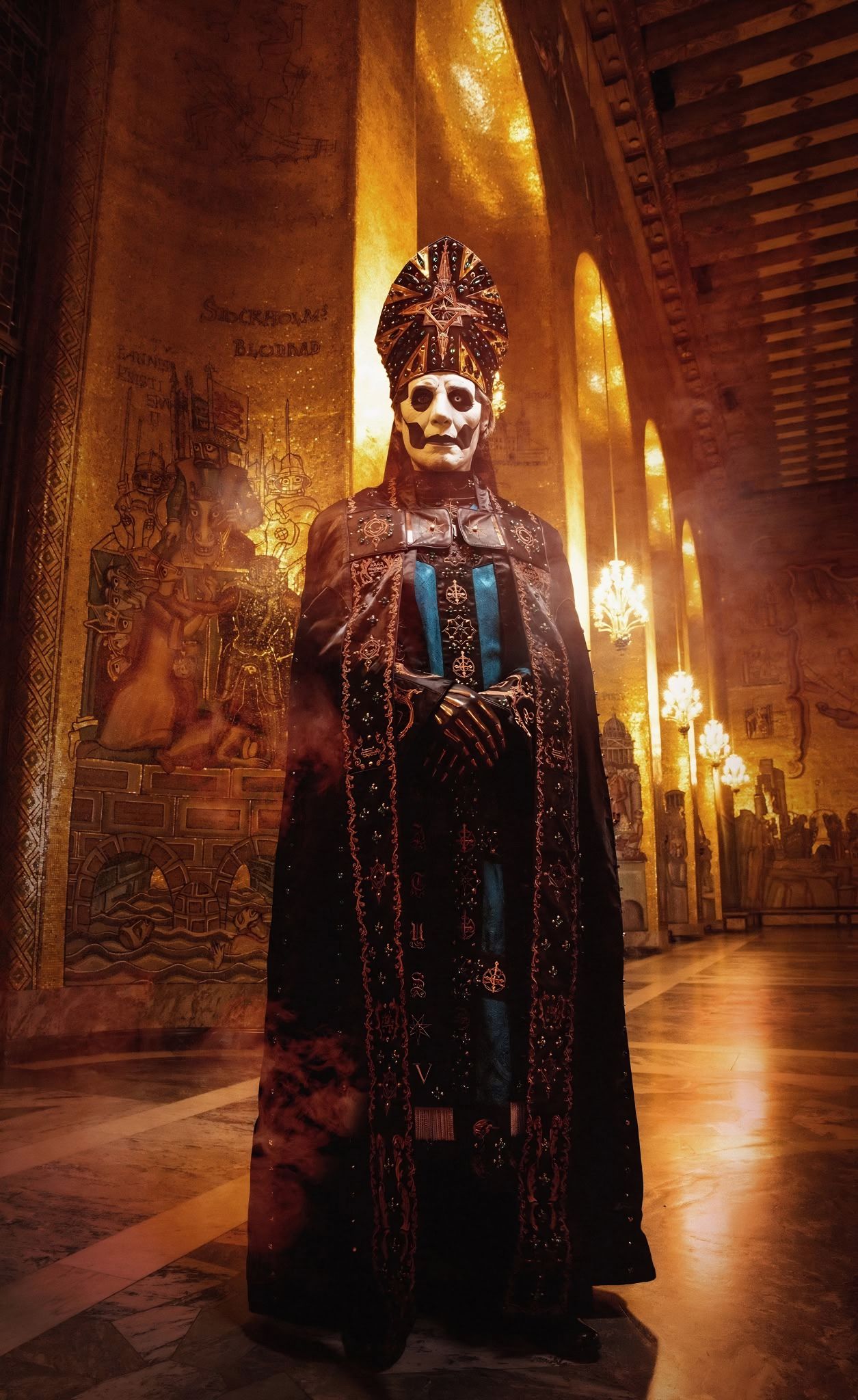 Papa Emeritus IV, líder de Ghost y figura central de la era del álbum Impera.