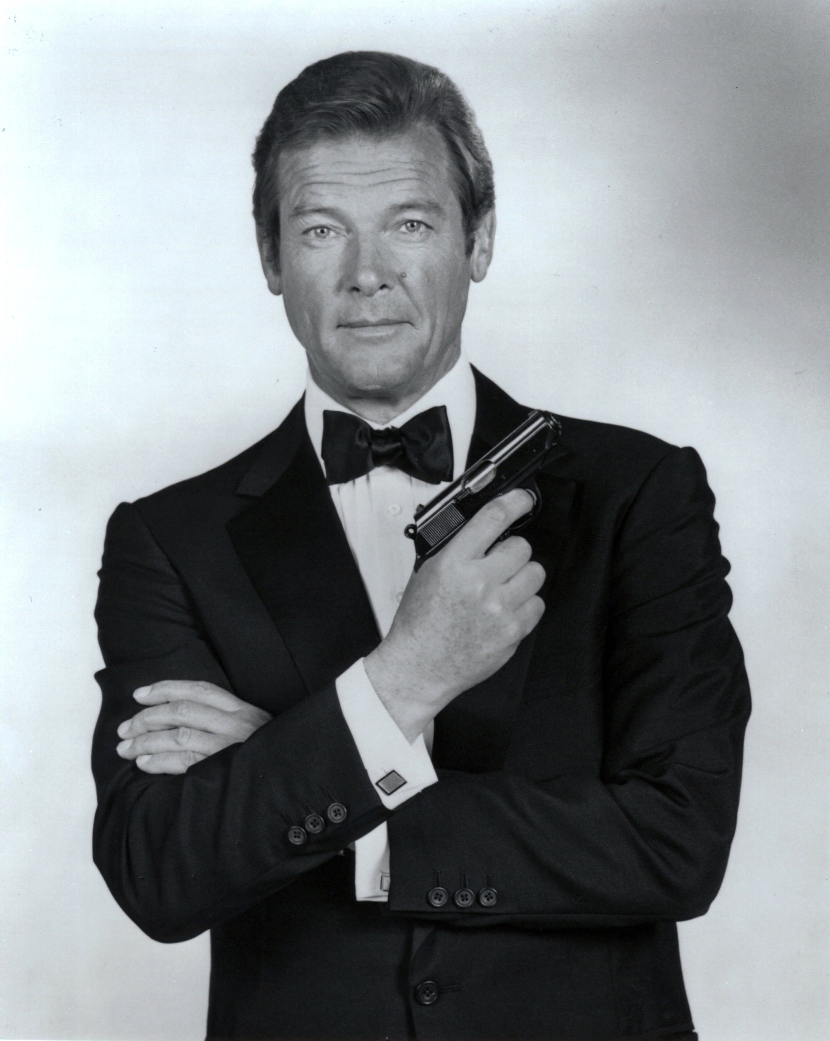 Roger Moore como James Bond