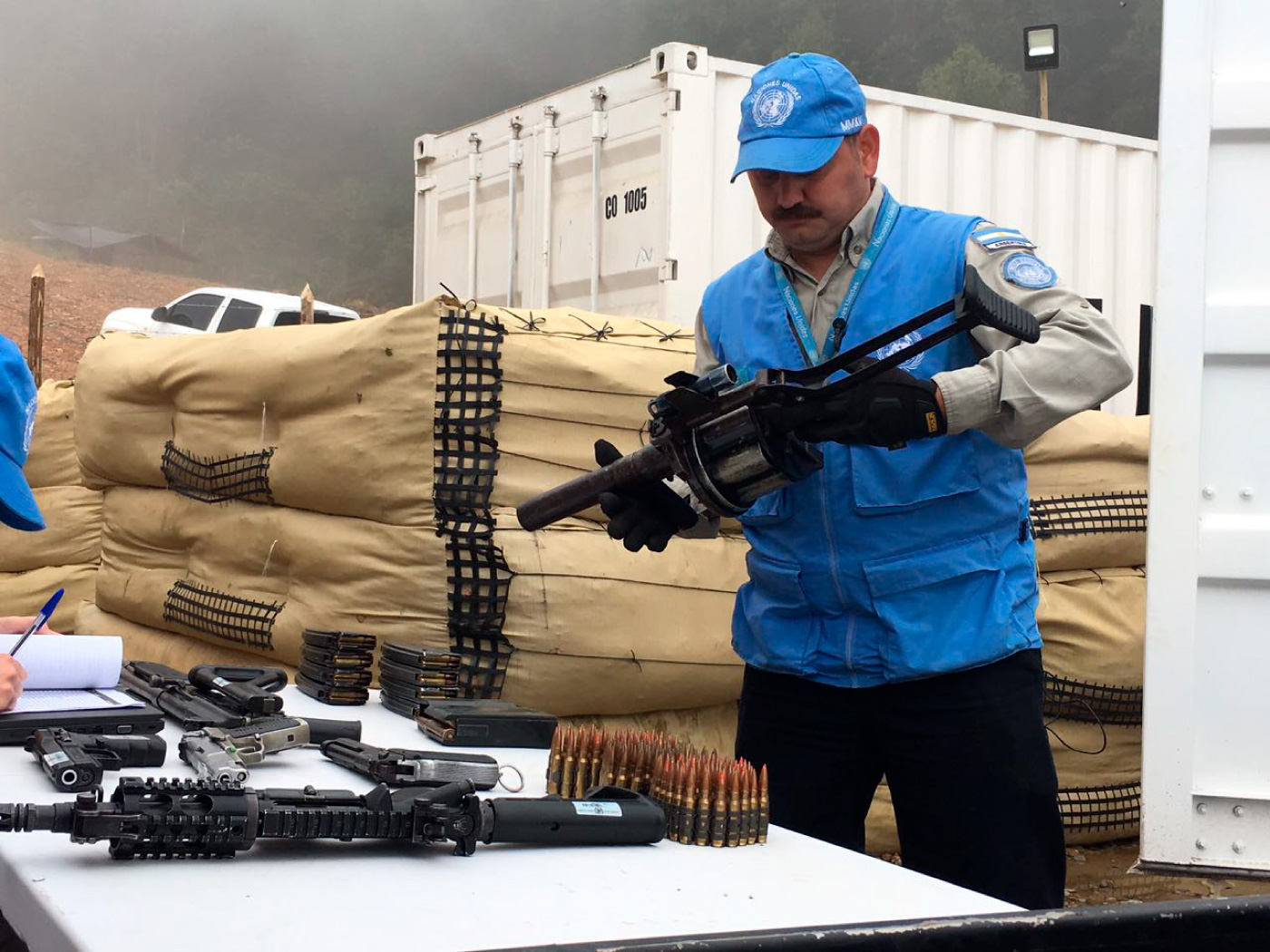 La ONU recolectando las armas de las FARC. Foto: Colprensa.
