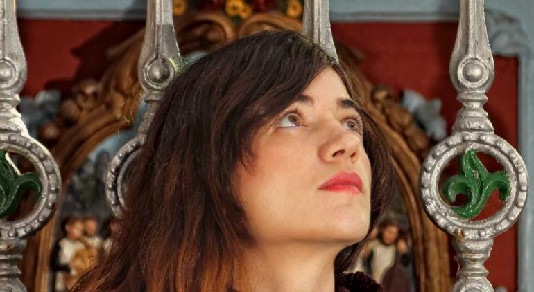 Trilogía Femenina: María Rodes - España