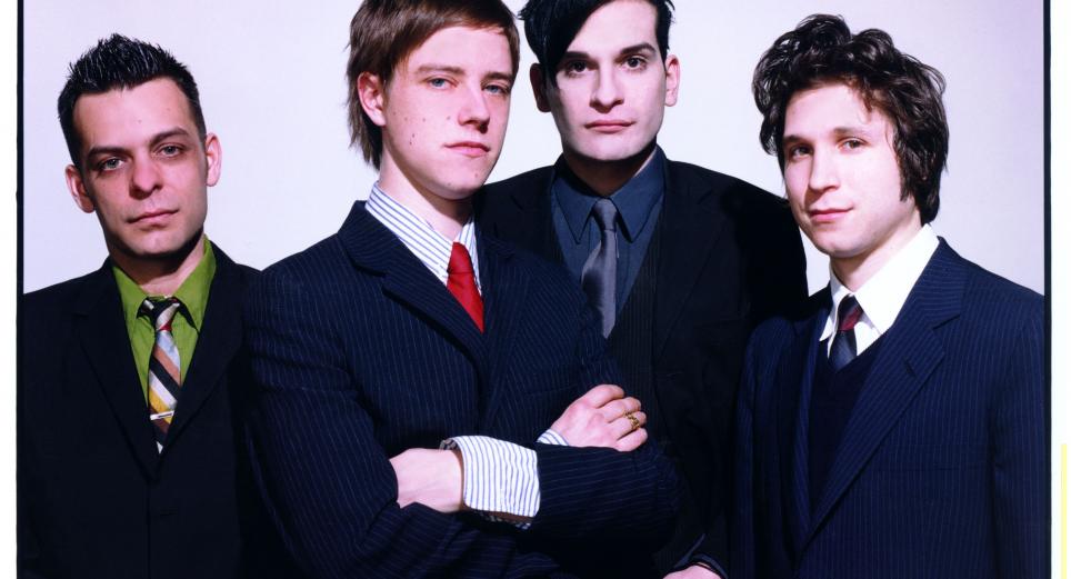 Interpol celebra los 20 años de “Turn on the Bright Lights”