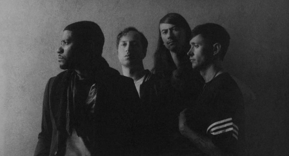 Algiers y Zack de la Rocha se unen en “Irreversible Damage”