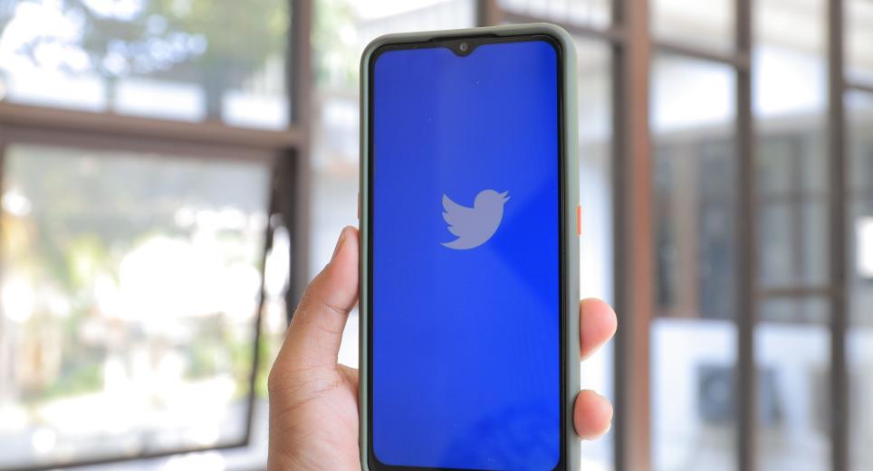 Editores de música de EEUU demandan a Twitter por derechos de autor