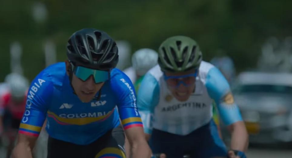 Vean el tráiler de ‘El rey de la montaña’, una peli sobre ciclismo, miedo y superación