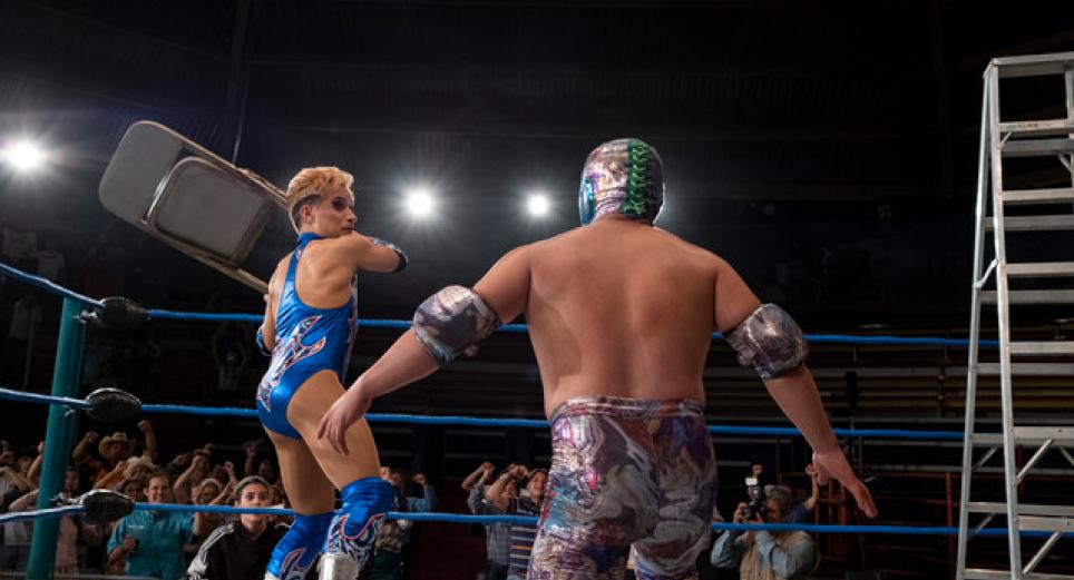 Gael García interpreta a un luchador profesional e icono gay en 'Cassandro'