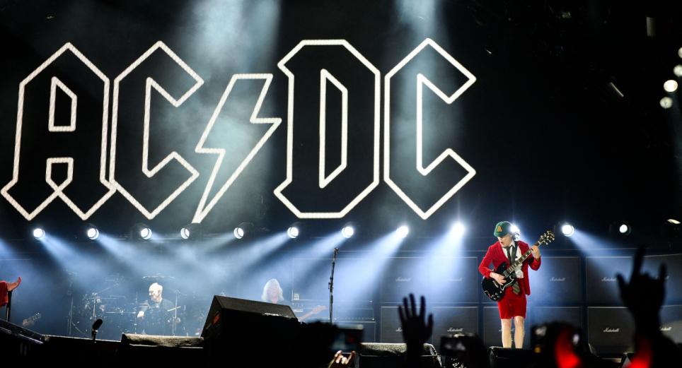 AC/DC anuncia su primera gira en ocho años y revela a su nuevo bajista