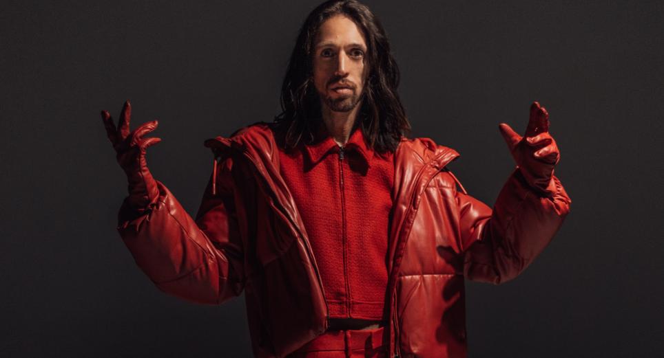 Esteman presenta su nuevo álbum 'Secretos' y el sencillo 'Cartagena'