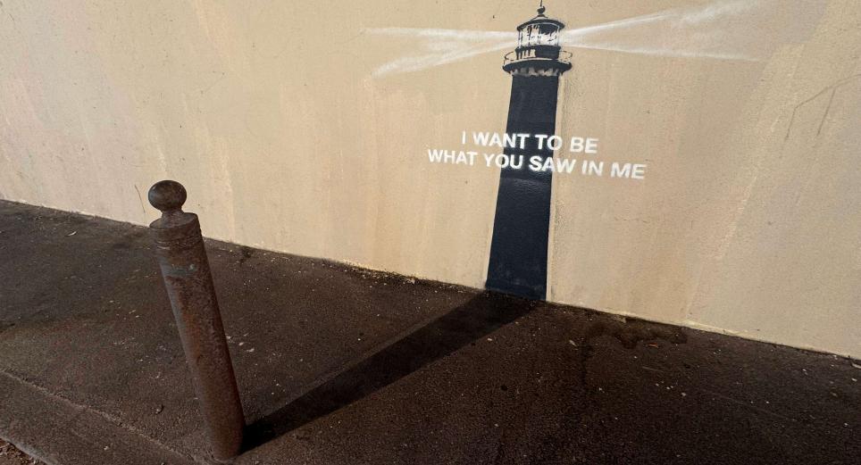 Nueva obra de Banksy aparece en Francia en 2025