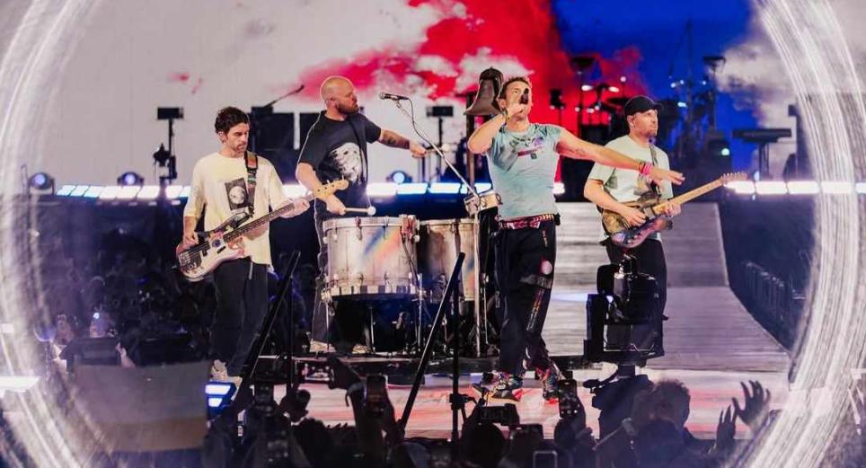 Coldplay reedita su discografía en vinilos hechos con botellas recicladas