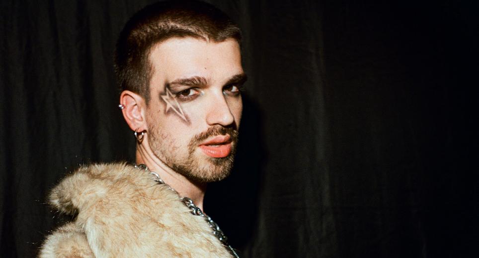 Pavlo lanza 'Popstar en mi habitación', un álbum de pop y electrónica