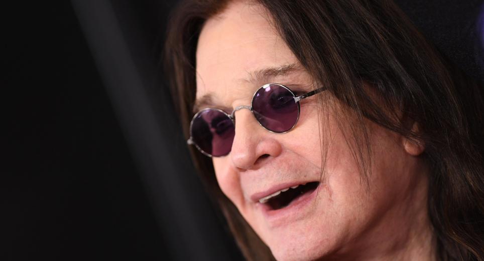 Texas honra a Ozzy Osbourne pese a que orinó monumento a los héroes caídos