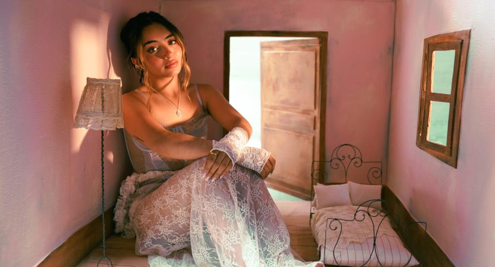 Vale Garzón presenta su álbum ‘Mi casa’ con un concierto íntimo en Bogotá