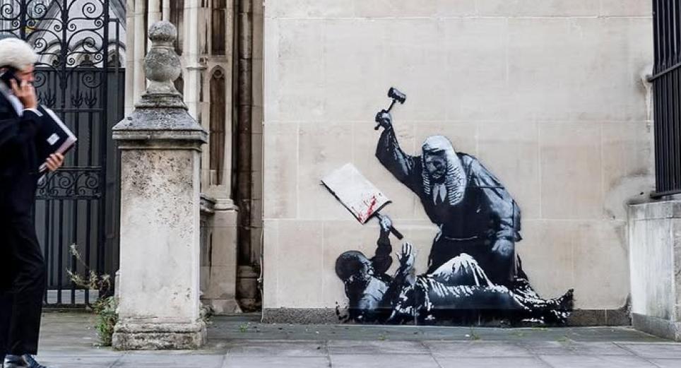 Banksy pinta un nuevo mural en Londres tras la detención de manifestantes propalestinos 