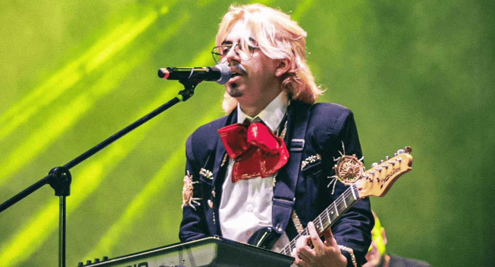 El Diestro revive el rock progresivo con  'Mientras viva, siempre te recuerdo'