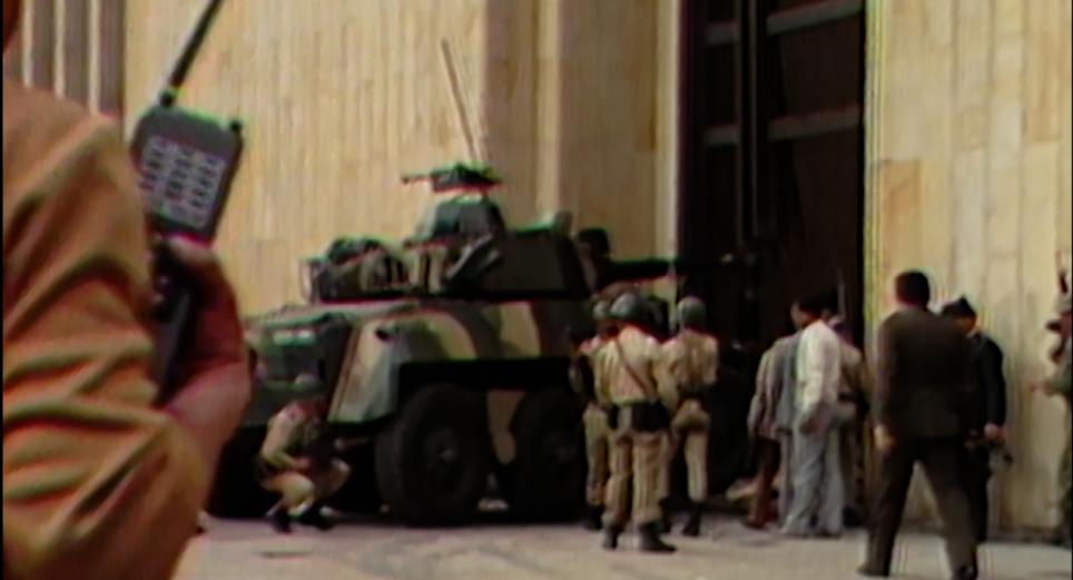 Imágenes inéditas de la toma y retoma del Palacio de Justicia en el documental ‘Fragmentos de otra historia’ 