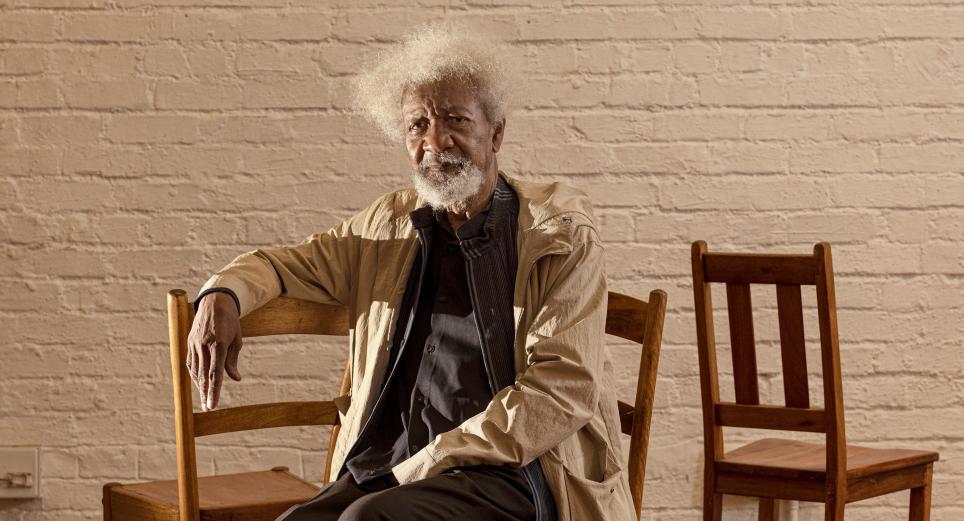 EE. UU. revoca la visa al Nobel de Literatura y activista Wole Soyinka tras críticas a Trump 