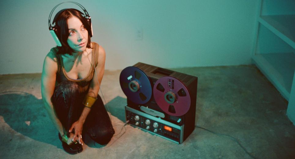 Lucrecia Dalt presentará su nuevo álbum ‘A Danger to Ourselves’ en vivo en Bogotá 