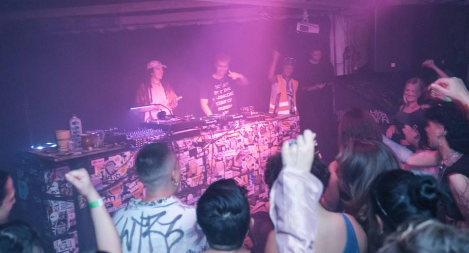 La experiencia del DJ y productor CRRDR en Berlín y su gesto de solidaridad con Palestina 
