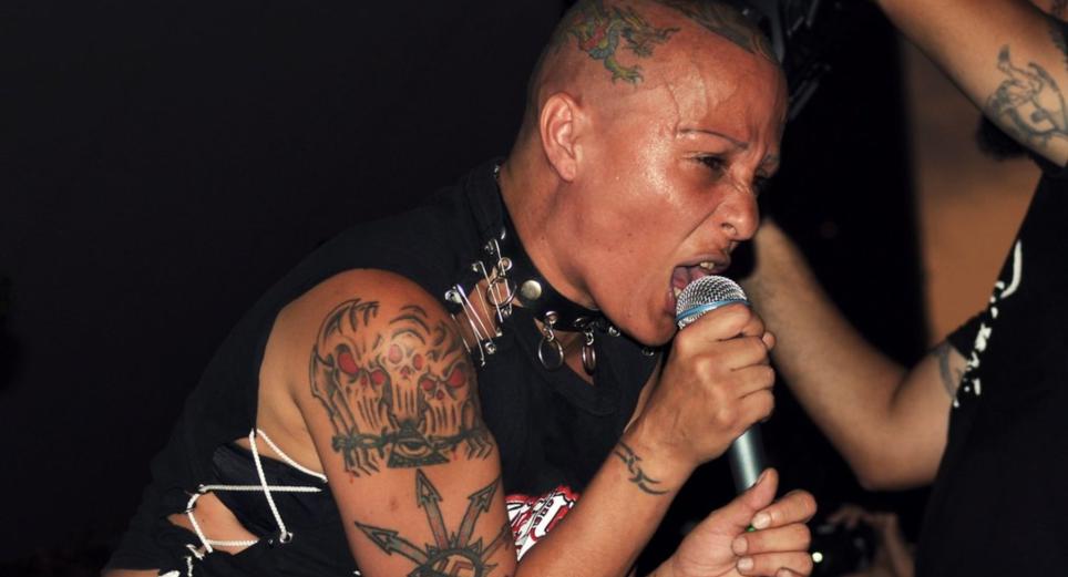 Fértil Miseria y su crónica punk al desplazamiento forzado 