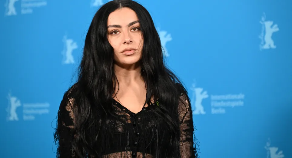 Charli XCX preocupa a sus fans por mensaje en sus redes: “gracias por todo” 