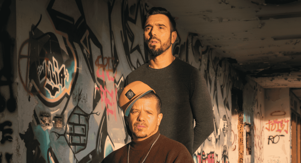 Sharif y Rapsusklei presentan La música de los días rotos, un disco que salda una promesa de infancia 