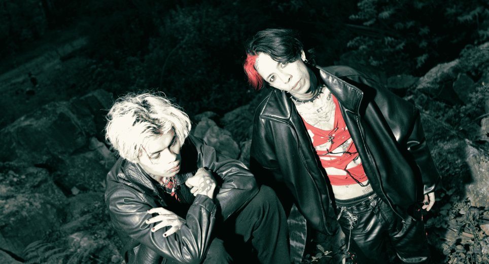 Mental Soho: el dúo bogotano de electropunk que le apuesta al eterno presente con su álbum Esotérika 
