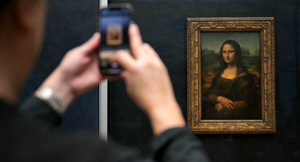 El millonario robo al Museo del Louvre salta a las pantallas: tendrá serie documental y película