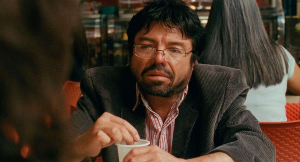 Simón Mesa respondió a las críticas por el remake de 'Un poeta': “Si algo me parece triste de todo esto, es que tenga que justificar nuestra decisión como si hubiéramos hecho algo malo”
