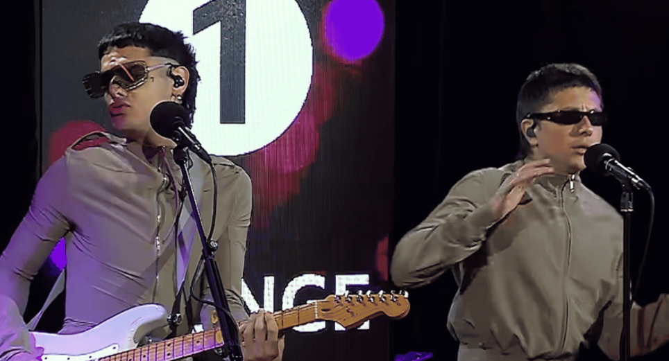 Ca7riel y Paco Amoroso versionan ‘Wannabe’ en la BBC