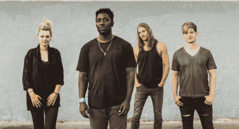 Bloc Party hace su versión de ‘All The Things She Said’ de t.A.T.u. 