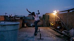 Bailando entre las ruinas