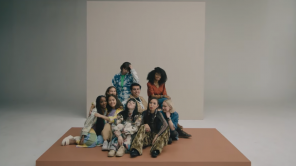 Billie Eilish se reúne con jóvenes activistas para conversar sobre la crisis climática