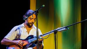 Falleció el productor y músico colombiano Teto Ocampo. Foto tomada de: Radio Nacional