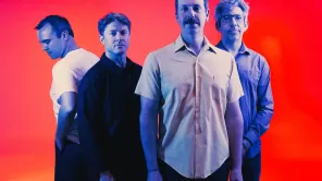 Future Island comparte su nuevo sencillo Say Goodbye 