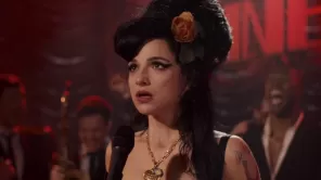 Marisa Abela le da vida a Amy Winehouse en "Back to black". Foto: @backtoblackfilm.