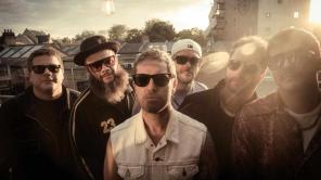 Kchiporros presenta nuevo álbum: ‘Todo el mundo está kaliente!’