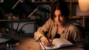Premio Nacional de Poesía Maruja Vieira – RTVC: inscripciones | Foto de pikisuperstar en Freepik