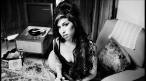 Amy Winehouse en el vídeo Back To Black