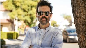 Eels presenta "Earth to Dora", hablamos con él