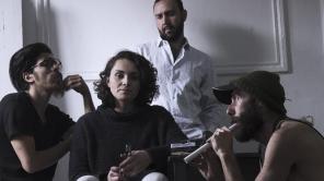 Elenco de 'Laurita y las tetas'. Foto tomada de Facebook.