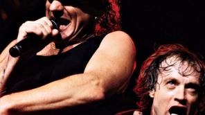 ¿Cómo llegó Brian Johnson a AC/DC?