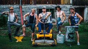 Steve'n'Seagulls: Iron Maiden va a la granja