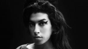 Amy nació el 14 de septiembre de 1983 y falleció el 23 de julio del 2011