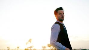 La banda tiene 5 discos de estudio.  Flowers tiene 2 como solista