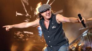 Brian Johnson tiene 68 años y es cantante de AC/DC desde 1980.
