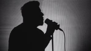 "Btches Brew" de  en Tardes Radiónica