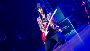 Carlos Elliot Jr., de la guitarra a la flauta, del Mississippi al Otún