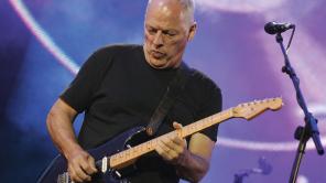 Más de 20 años después, David Gilmour interpreta "One Of These Days"